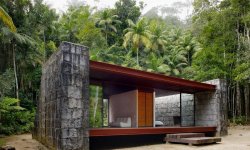 Дом на выходные в тропических джунглях Бразилии