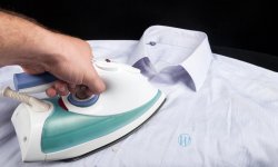 Как правильно гладить одежду из синтетики