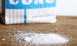 8 нестандартных способов применения соли в быту
