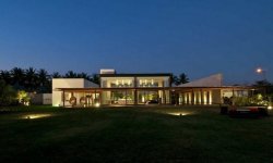 Khadakvasla House дом от SPASM Design Architects в Пуне, Индия
