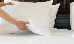 Можно ли стирать подушки в домашних условиях