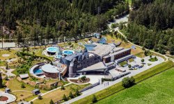 Отель Aqua Dome посреди живописной Австрии