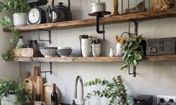 Открытые полки на кухне: красиво или удобно