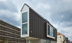 Треугольный дом River Side House от Mizuishi Architect Atelier