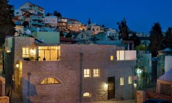 Современный дом из камня в Израиле