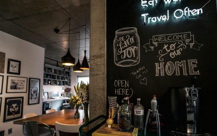 Не скучная квартира молодой пары в Бразилии