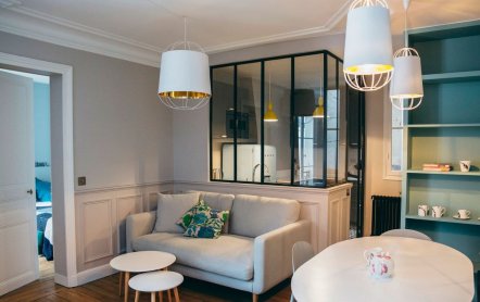 Компактная квартира молодой семьи в Париже