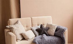 Декоративные подушки: где уместны в интерьере и в каком количестве