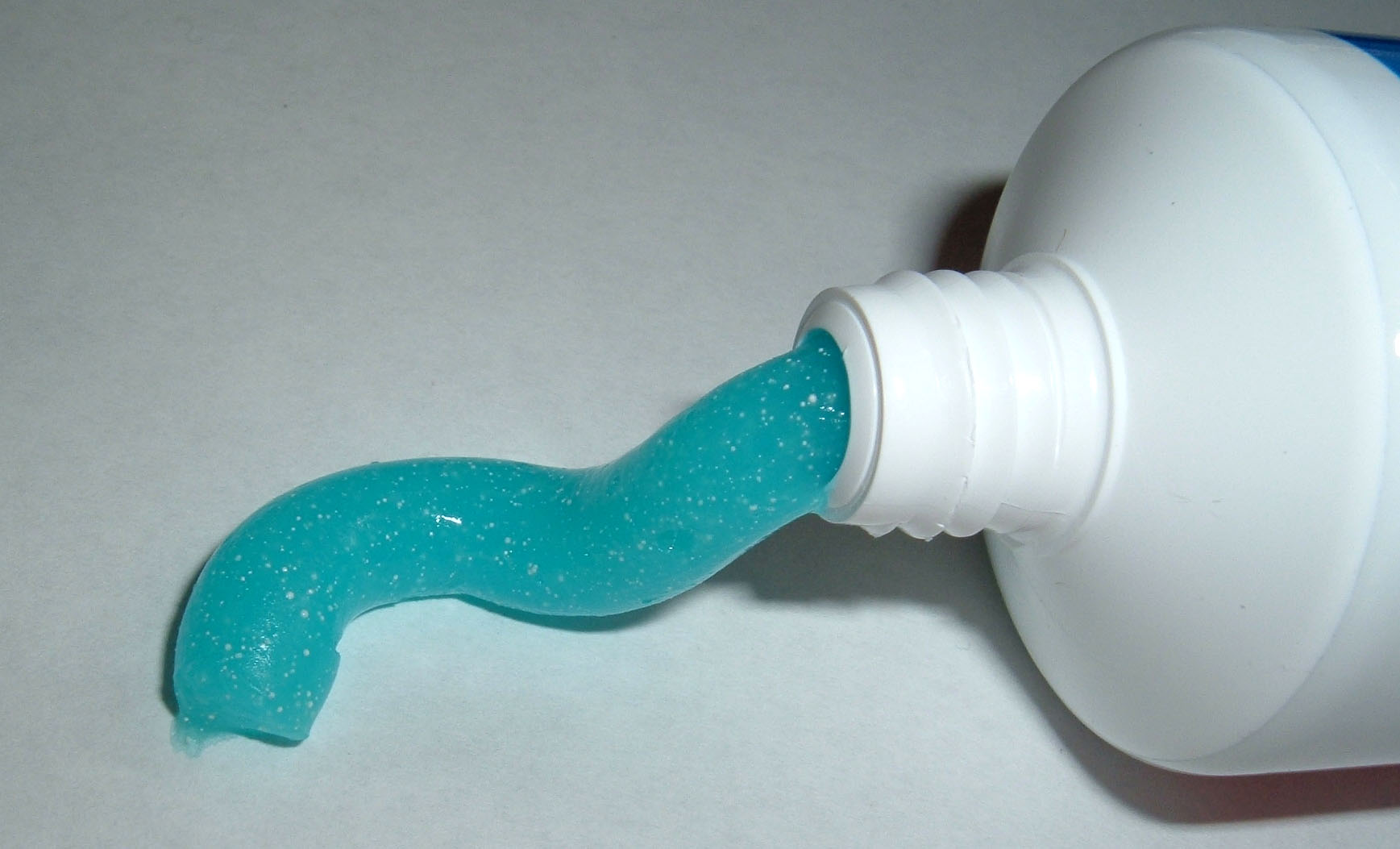 5 способов применения зубной пастой в уходе за домом_3