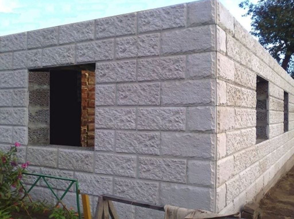 Баня из керамзитобетонных блоков: нюансы строительства, плюсы и минусы