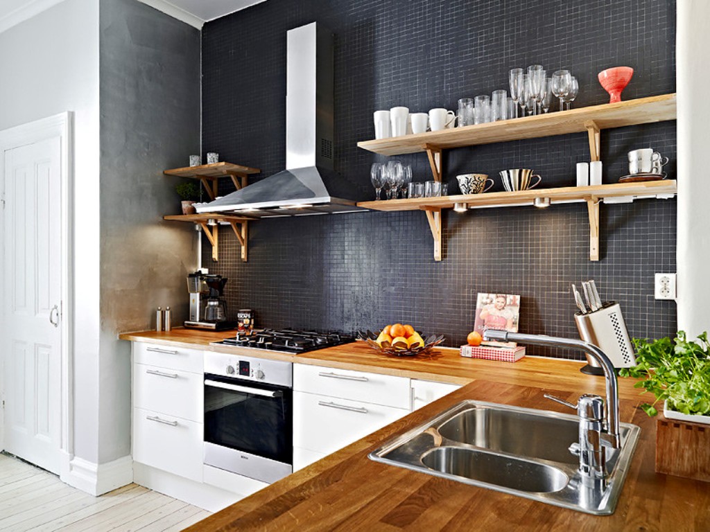 Дизайн кухни без верхних навесных шкафов