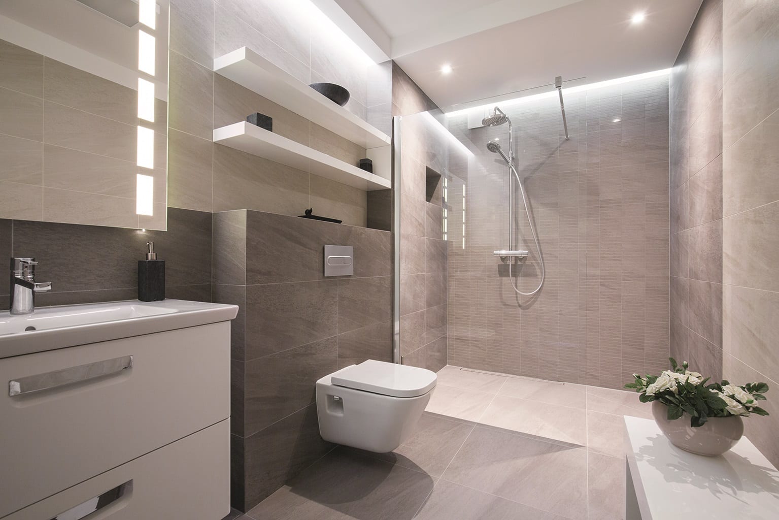 Дизайн ванной комнаты в светлых тонах: фото